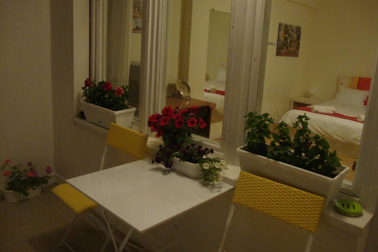 Guest Rooms Colours Kazanlŭk Buitenkant foto