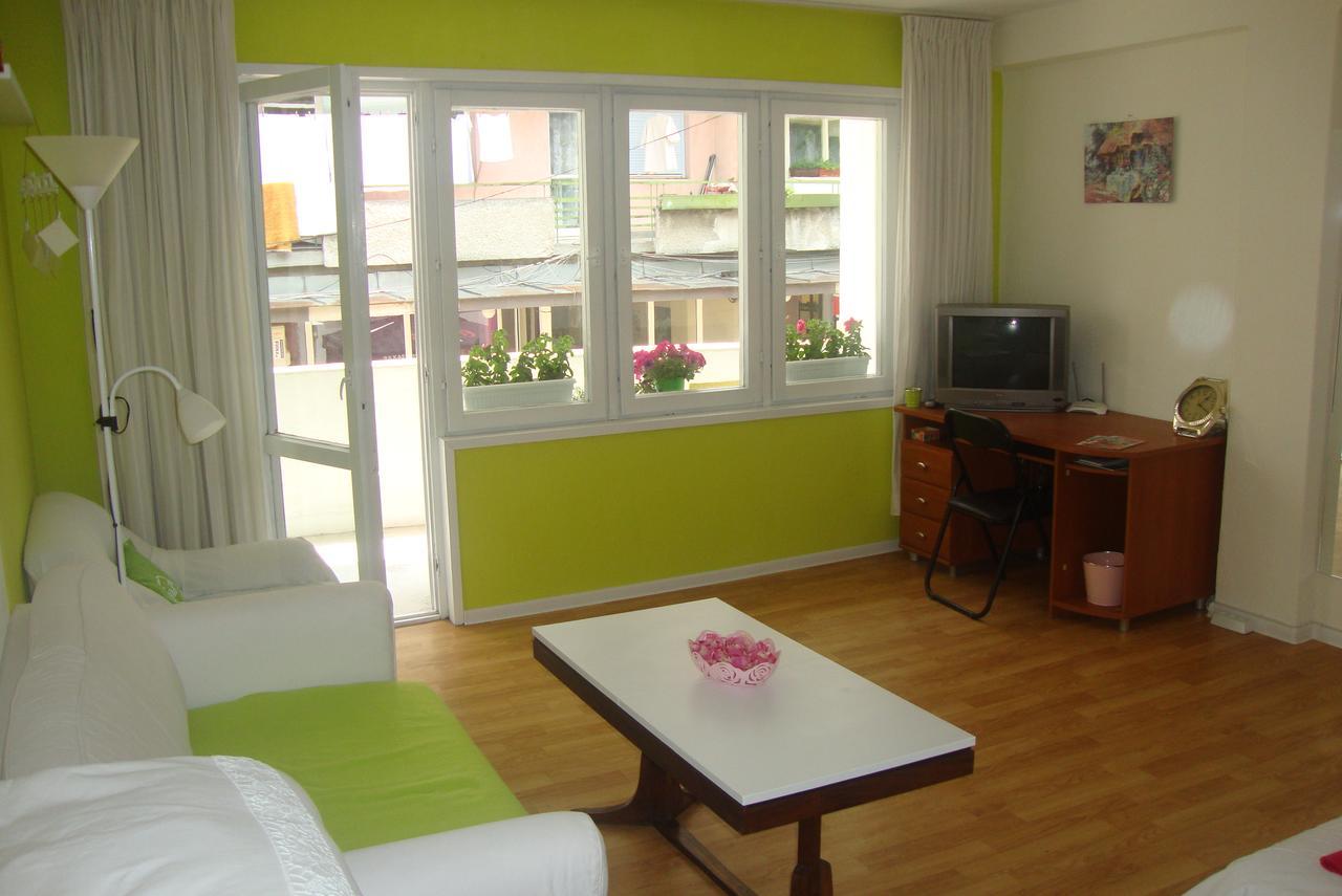 Guest Rooms Colours Kazanlŭk Buitenkant foto